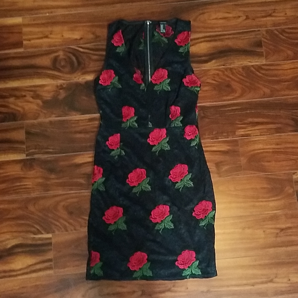 💖HOST PICK  NWOT Forever 21 rose black lace dress